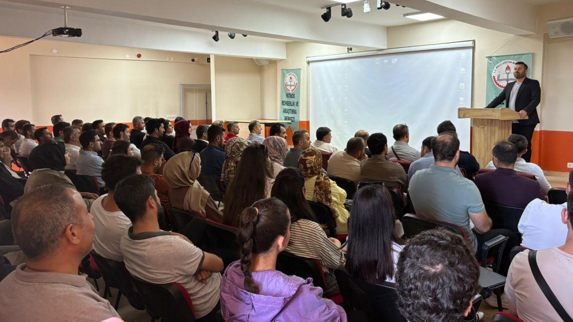 2025-2026 EĞİTİM ÖĞRETİM YILI İDARECİLER TOPLANTISI GERÇEKLEŞTİRİLDİ